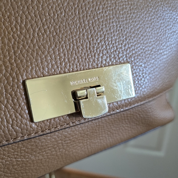 Michael Kors Callie brown crossbody bag - Picture 3 of 12